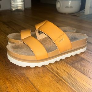 Reef Cushion Vista Hi—Women’s size 7